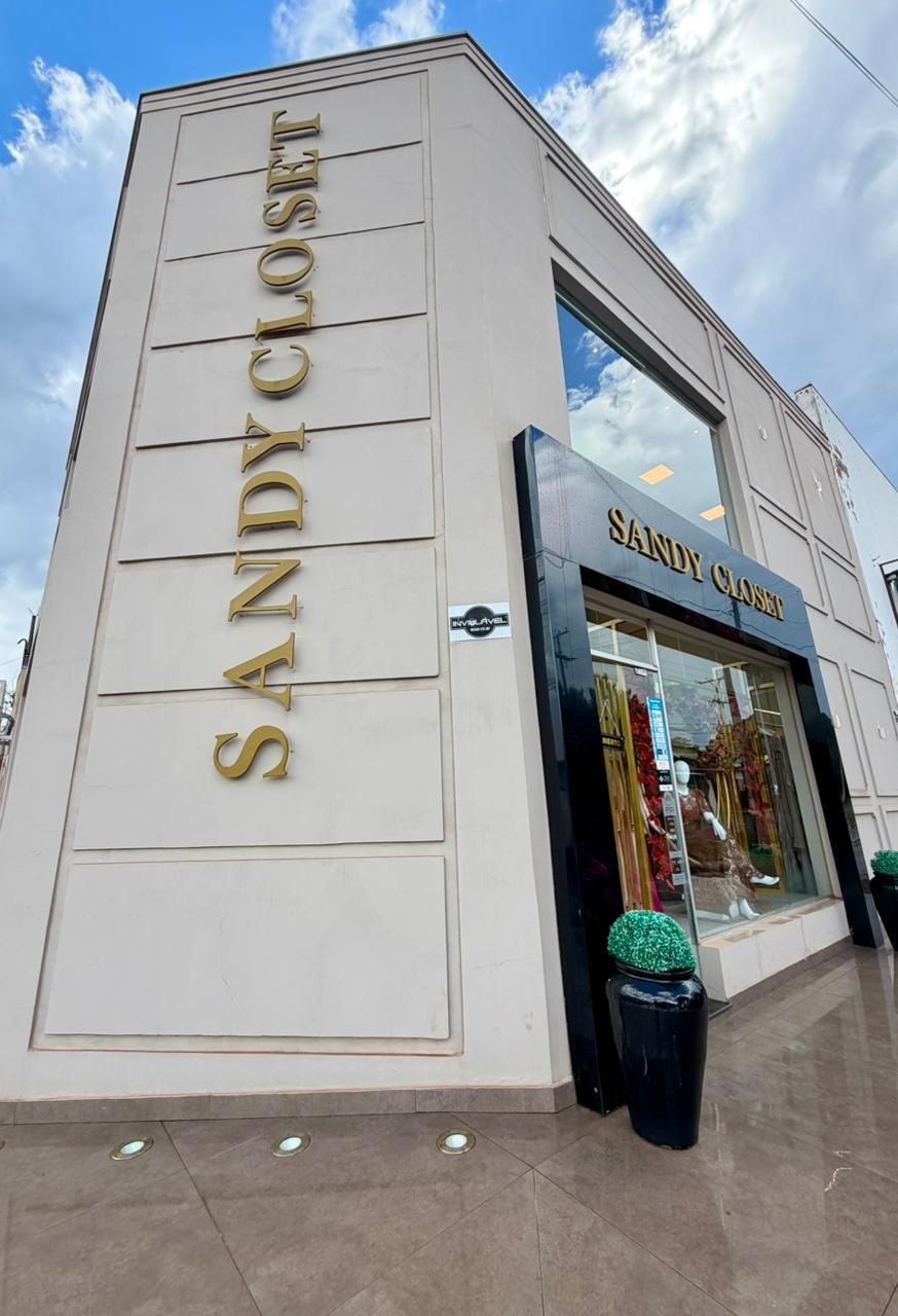 Sandy Closet Fachada